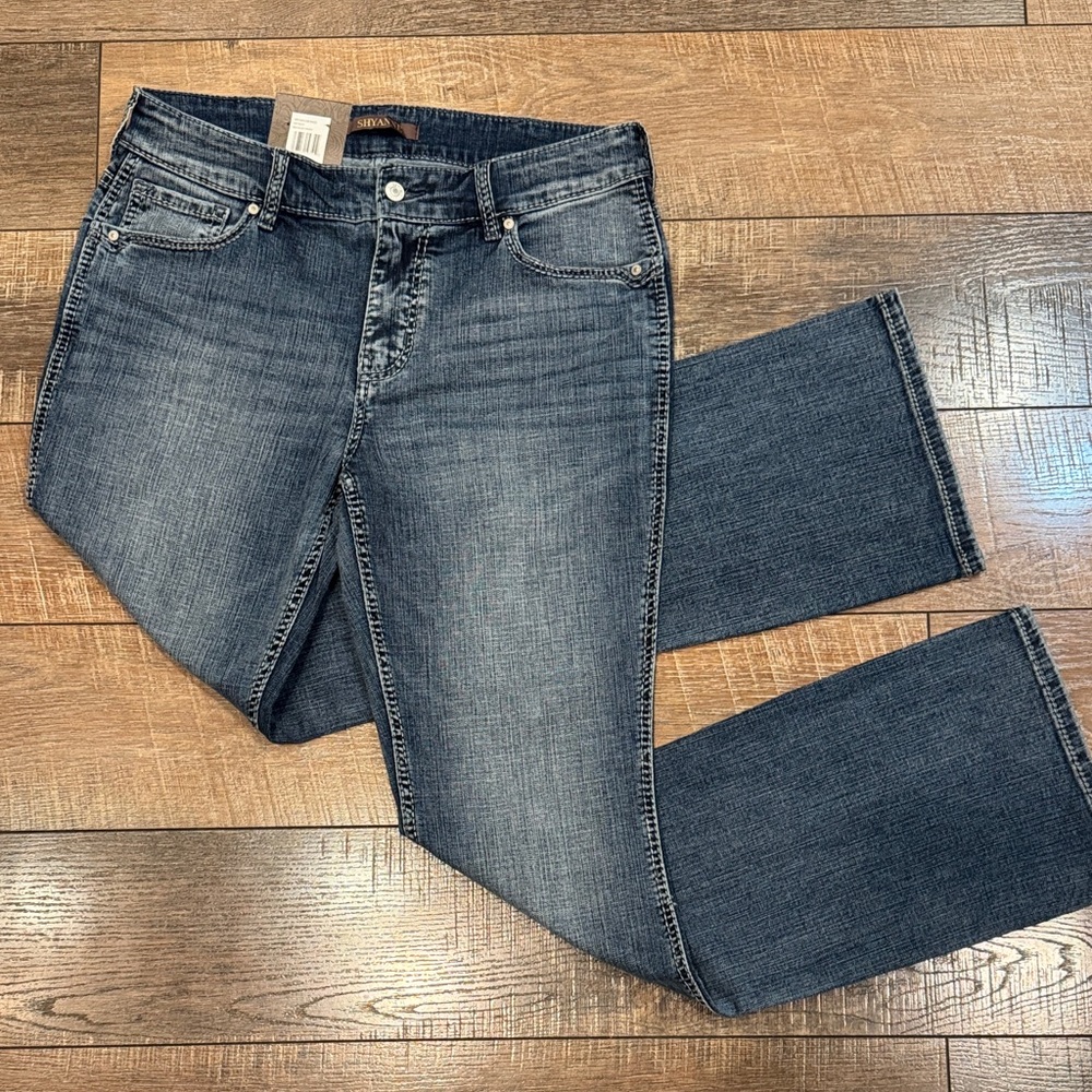 NWT Shyanne medium wash mid rise bootcut riding jeans